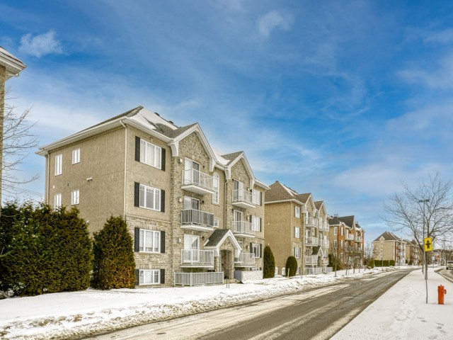 0001--Condo_à_vendre_-_775_Boulevard_le_Bourg_Neuf_#301_-_Repentigny_-001.jpeg